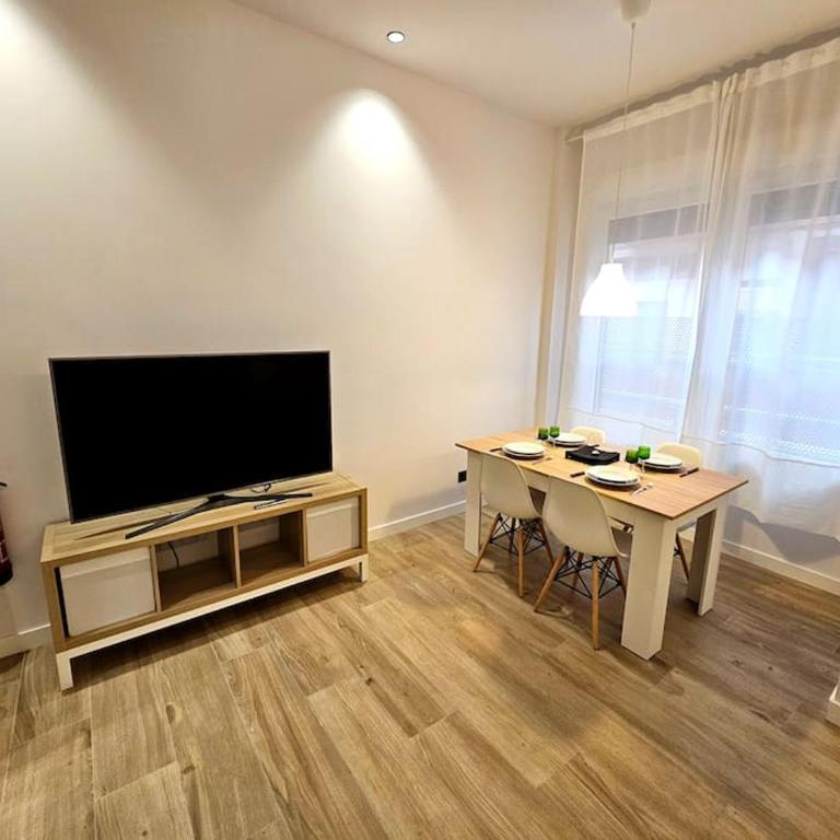 Loft céntrico y acogedor UAT01526 - Apartamento de 2 dormitorios - 2