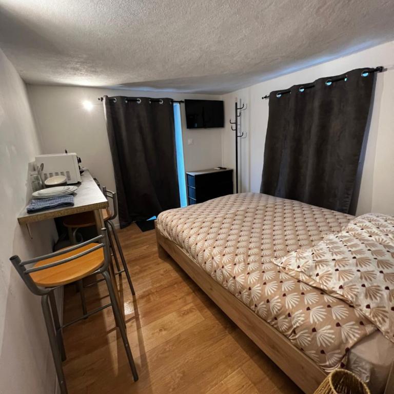 Maison chaleureuse avec jardin - Maison 4 Chambres - 28