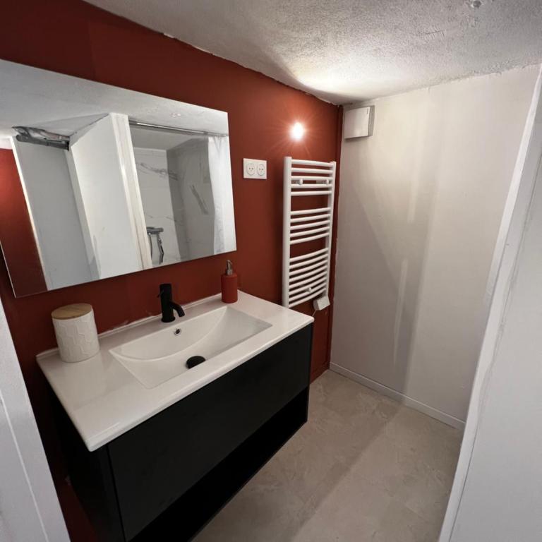 Maison chaleureuse avec jardin - Maison 4 Chambres - 27