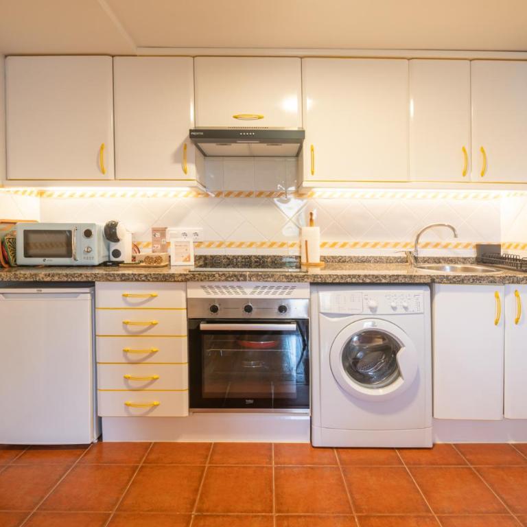 Apartamento histórico en el centro de Llanes, a 2 min a pie de la playa - Two-Bedroom Apartment - 8