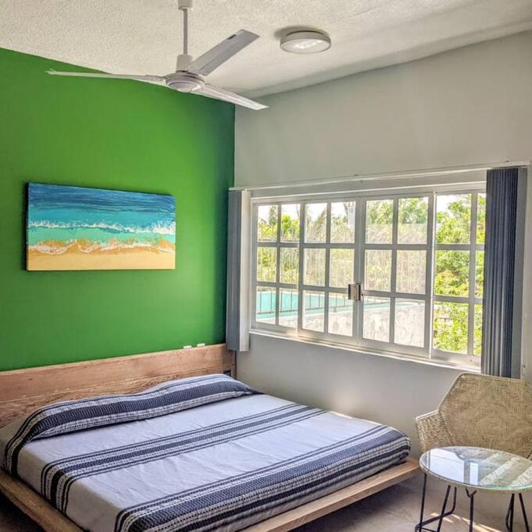 Walkable Rinconada Studio King Bed, Pool, Fast WiFi - Trees - Apartamento de 1 dormitorio - 1