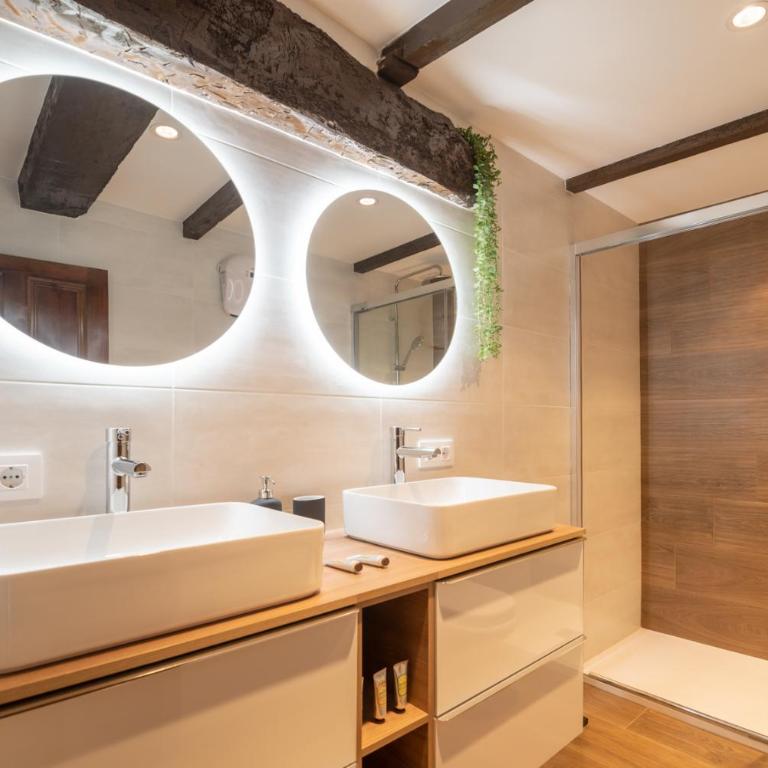 Apartamento histórico en el centro de Llanes, a 2 min a pie de la playa - Two-Bedroom Apartment - 22