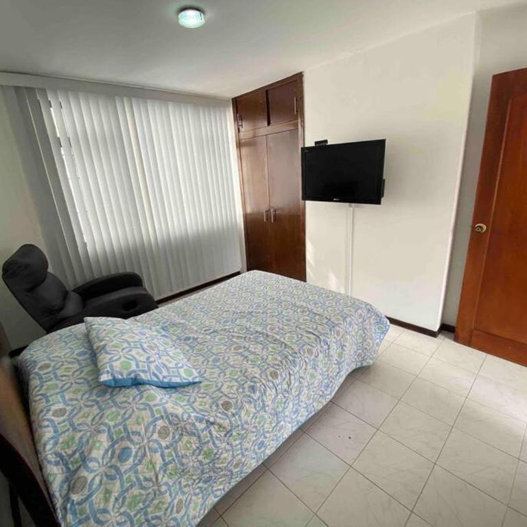 Exclusiva y cómoda casa totalmente equipada. La casa está ubicada en una parte muy estratégica de la ciudad, sector EL CABLE + ZONA ROSA + RESTAURANTES+ DISCOTECAS - Casa de 4 dormitorios - 12