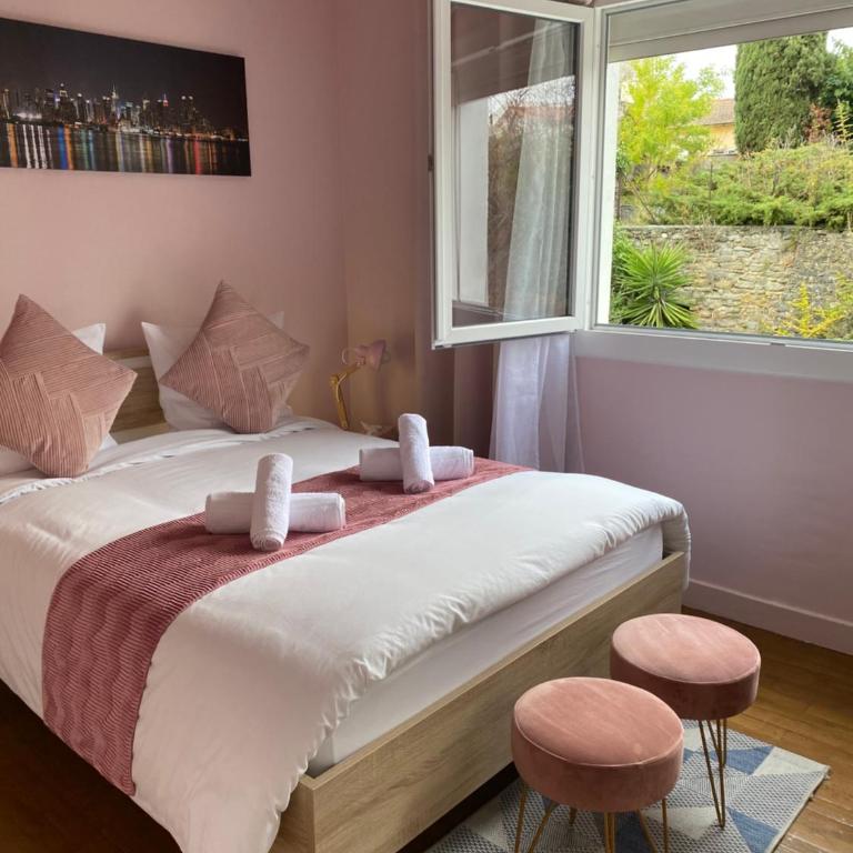 Maison face à la cité - Chambre Double - Vue sur Jardin - 5