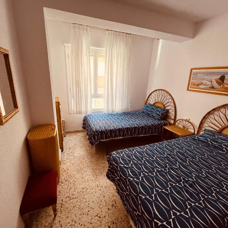 Uroczy apartament przy Playa de los Locos - Apartamento de 3 dormitorios - 1