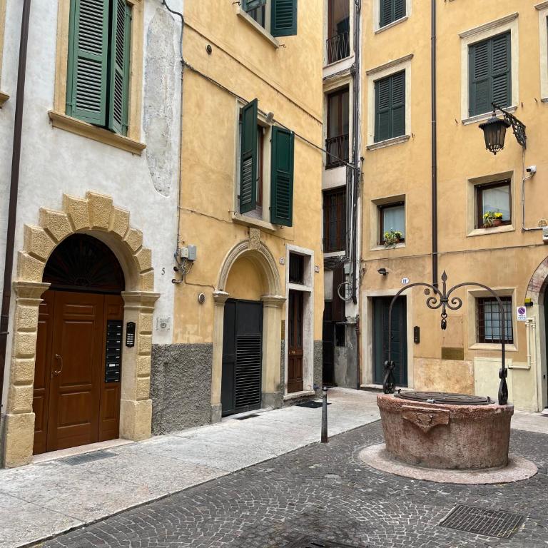 Magnolia Home - Piazza delle Erbe - One-Bedroom Apartment - 17