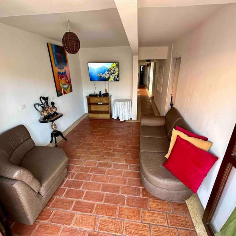 Gorgeous 8 BR House w/ Pool in the Old City - Eight-Bedroom House - 4