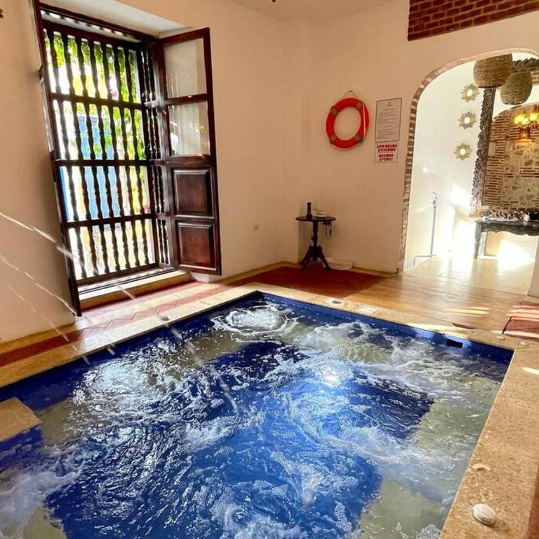 Gorgeous 8 BR House w/ Pool in the Old City - Eight-Bedroom House - 23
