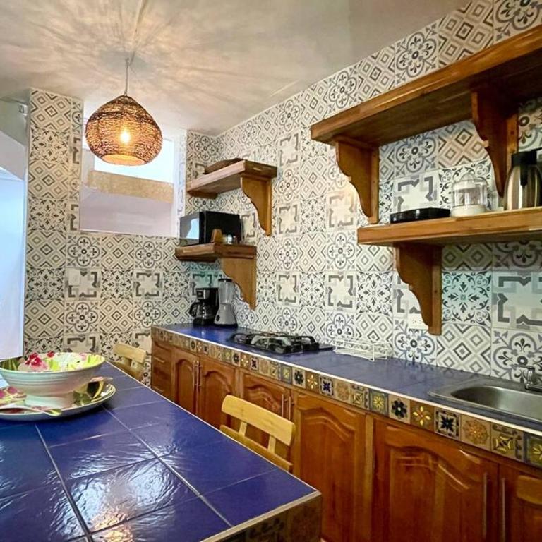 Gorgeous 8 BR House w/ Pool in the Old City - Eight-Bedroom House - 25
