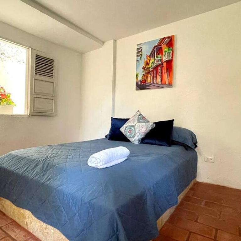 Gorgeous 8 BR House w/ Pool in the Old City - Eight-Bedroom House - 32