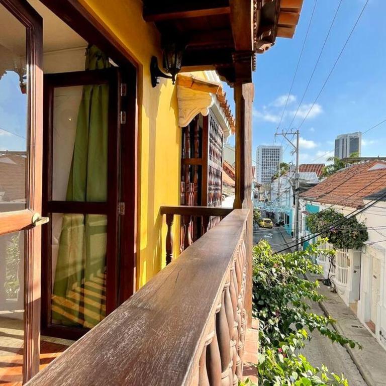 Gorgeous 8 BR House w/ Pool in the Old City - Eight-Bedroom House - 33