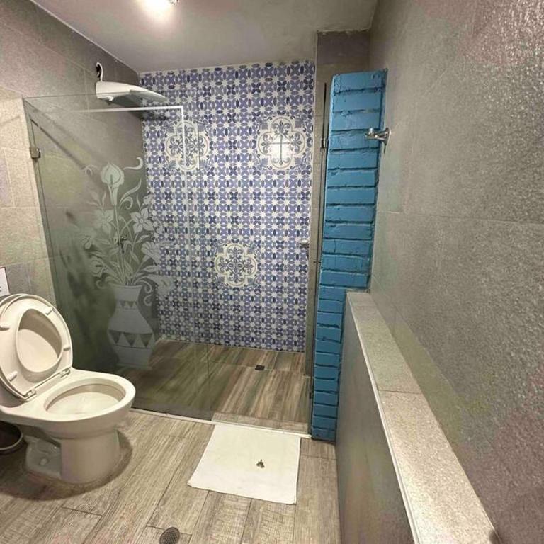Gorgeous 8 BR House w/ Pool in the Old City - Eight-Bedroom House - 36