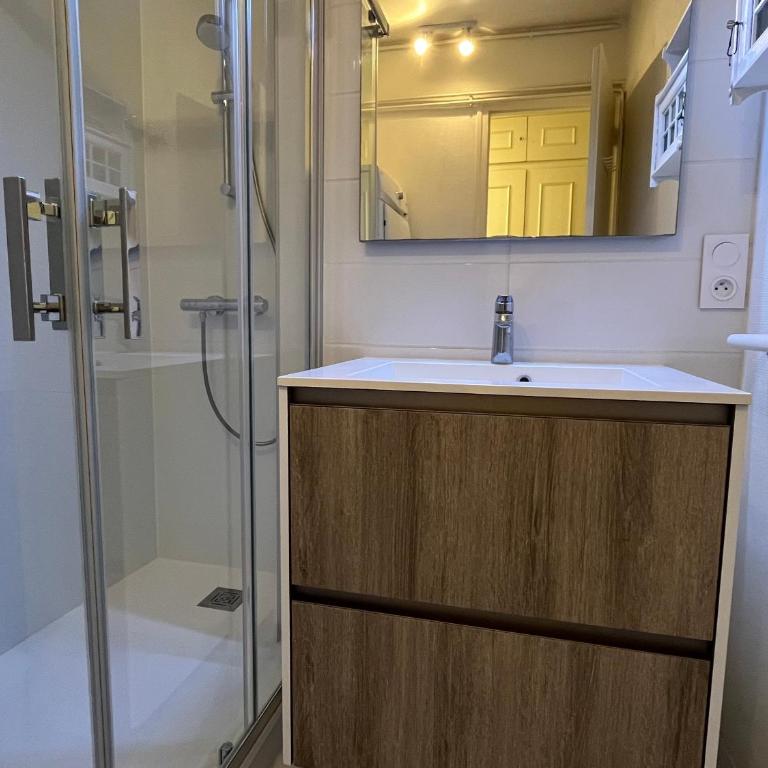 Appartement spacieux face mer avec balcon, proche du centre et commerces - FR-1-197-170 - Appartement (6 Adultes) - 26