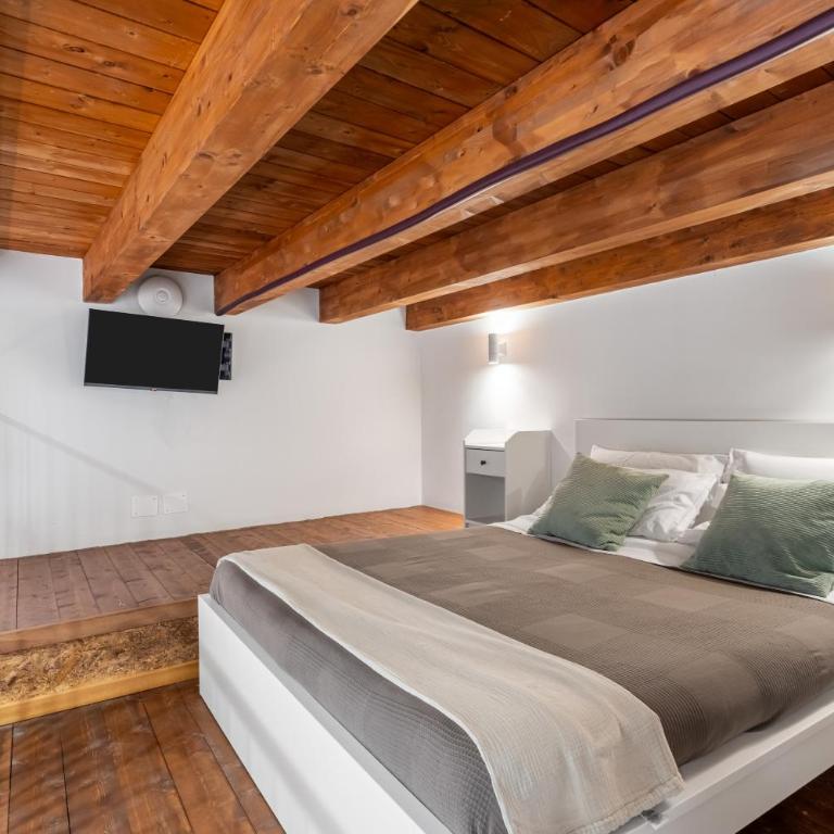 Open Sicily Homes - Near the Central Train Station - Apartment with Balcony - 12