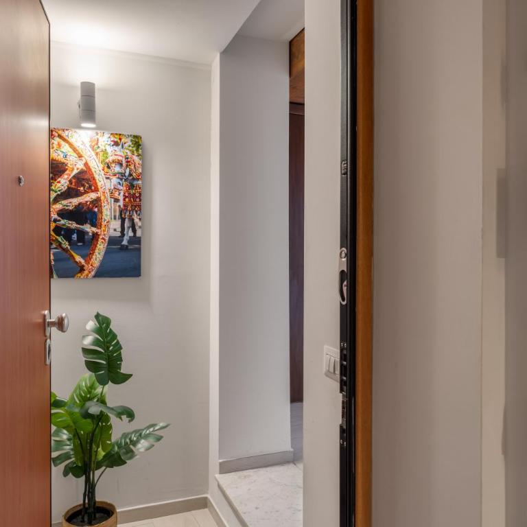 Open Sicily Homes - Near the Central Train Station - Apartment with Balcony - 11
