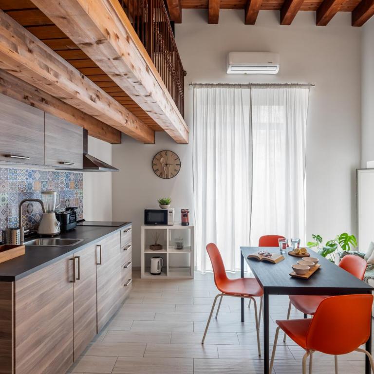 Open Sicily Homes - Near the Central Train Station - Apartment with Balcony - 8