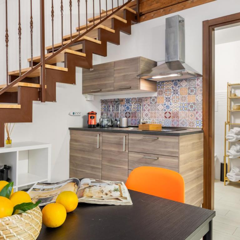 Open Sicily Homes - Near the Central Train Station - Apartment with Balcony - 9