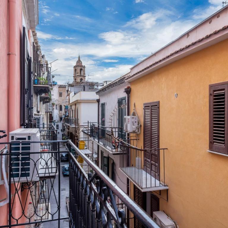 Open Sicily Homes - Near the Central Train Station - Apartment with Balcony - 2