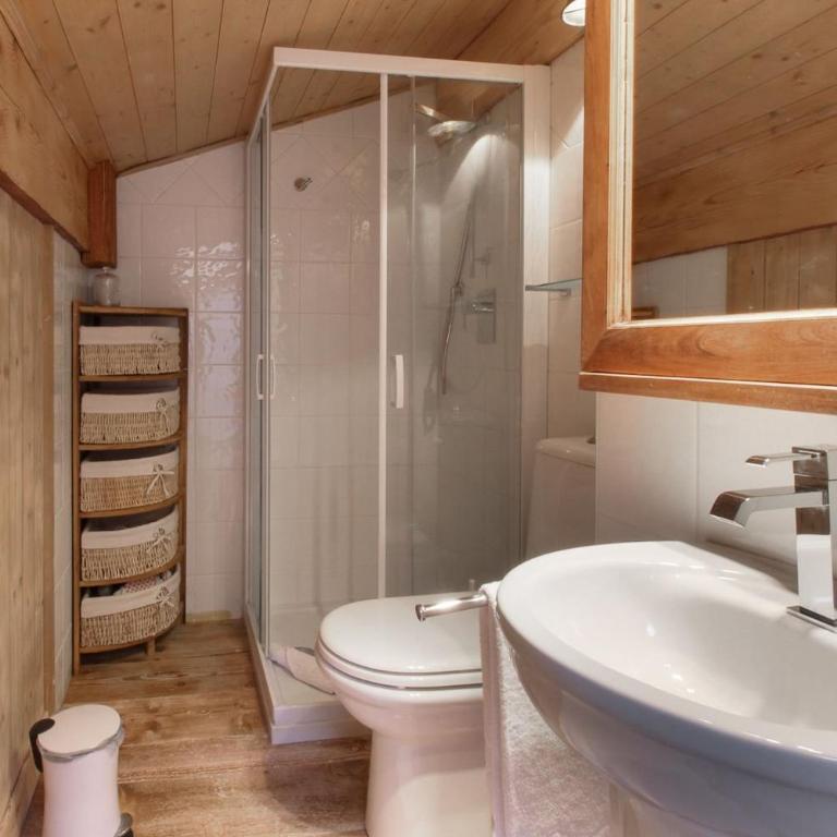 Clos des Vorgeats - Duplex Beside Golf Course - Patio - UTMB - Three-Bedroom Chalet - 18