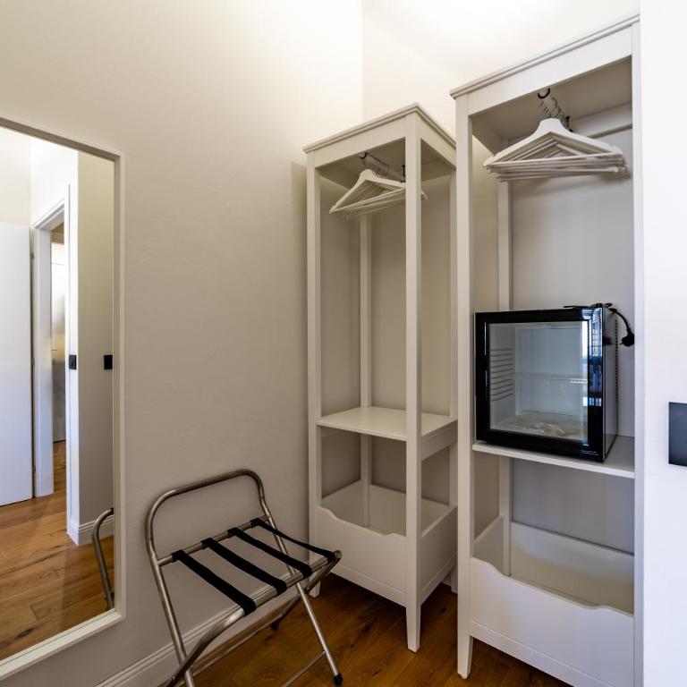 Leovinci Rooms - Camera Matrimoniale con Bagno Privato Esterno - 8