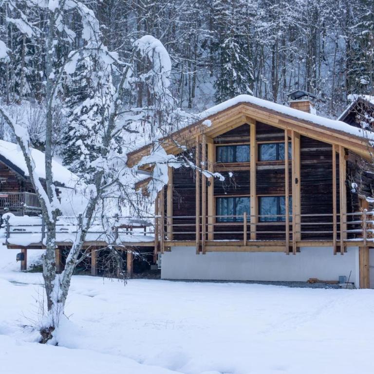 Chalet L'Oratoire & Mazot - Renovated Historic Chalet - Huge Garden & Separate Cabin for 2 - Chalet - 24