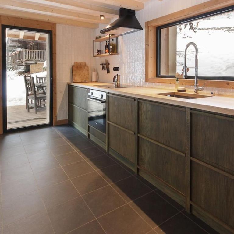 Chalet L'Oratoire & Mazot - Renovated Historic Chalet - Huge Garden & Separate Cabin for 2 - Chalet - 35