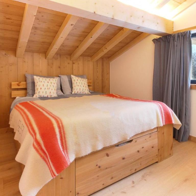 Chalet L'Oratoire & Mazot - Renovated Historic Chalet - Huge Garden & Separate Cabin for 2 - Chalet - 5