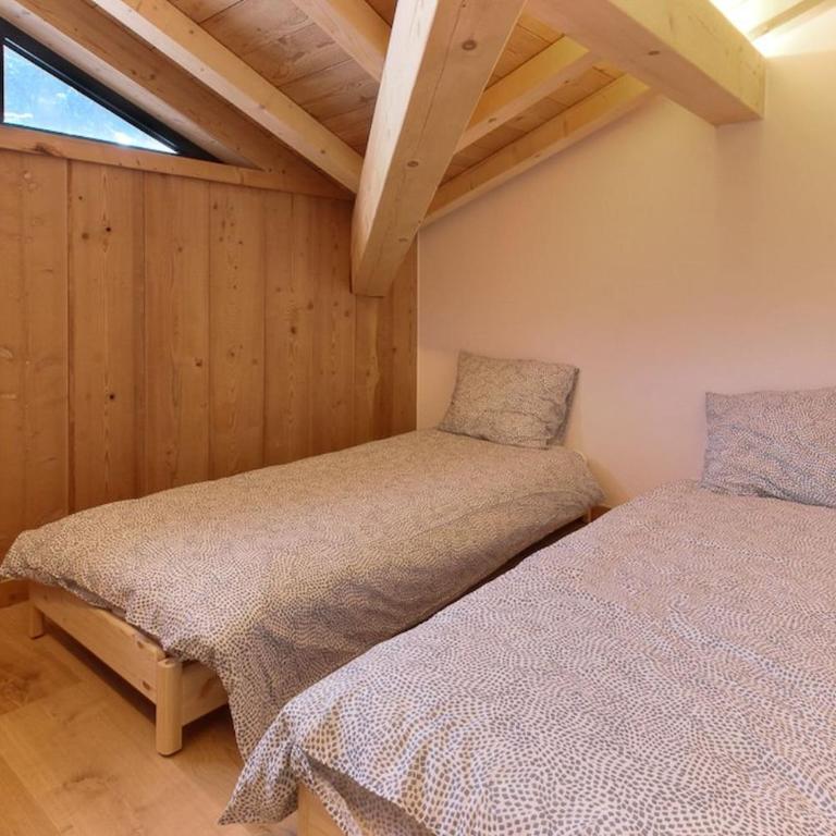 Chalet L'Oratoire & Mazot - Renovated Historic Chalet - Huge Garden & Separate Cabin for 2 - Chalet - 27