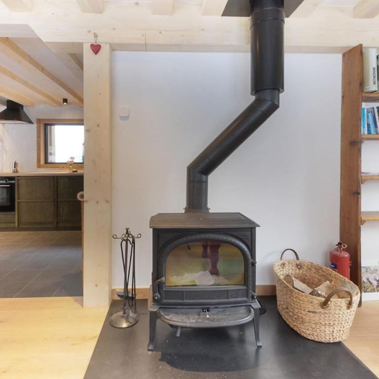 Chalet L'Oratoire & Mazot - Renovated Historic Chalet - Huge Garden & Separate Cabin for 2 - Chalet - 32