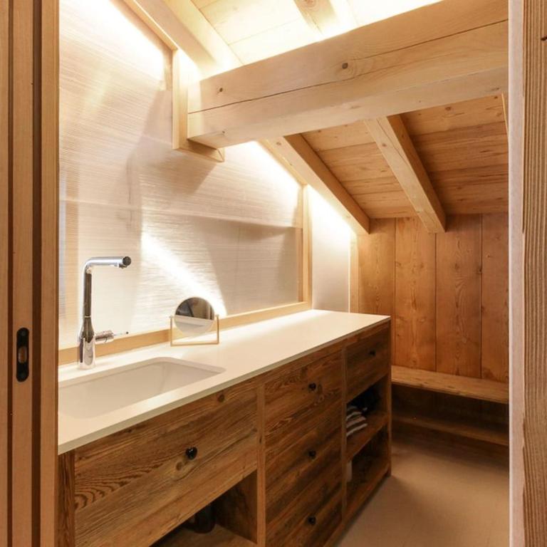 Chalet L'Oratoire & Mazot - Renovated Historic Chalet - Huge Garden & Separate Cabin for 2 - Chalet - 38