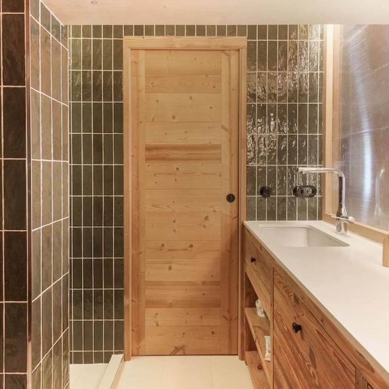 Chalet L'Oratoire & Mazot - Renovated Historic Chalet - Huge Garden & Separate Cabin for 2 - Chalet - 33