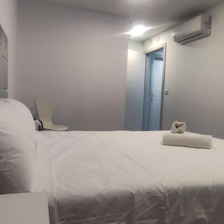 HOSTAL NERVION - Habitación Doble - 16