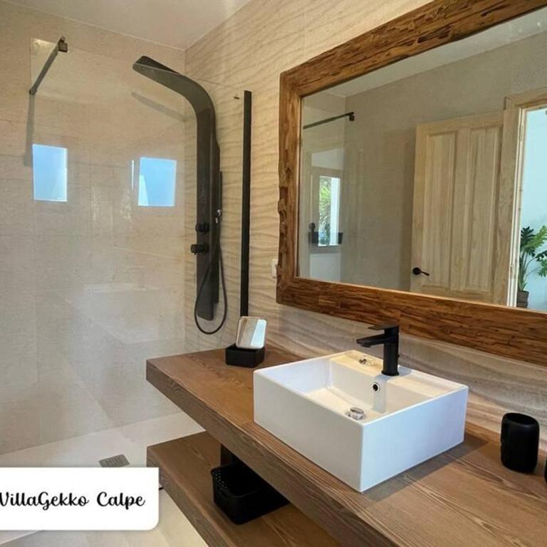 Off-grid Luxury Villa with Tikibar by the pool. - Villa de 3 dormitorios - 52
