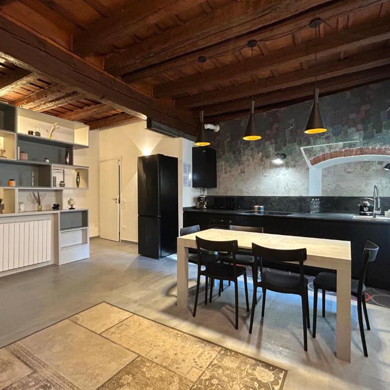 15th Century Loft - Verona City Centre - Deluxe Apartment - 2