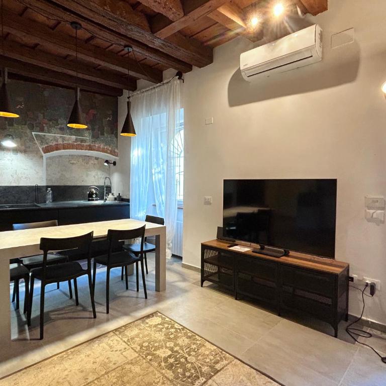 15th Century Loft - Verona City Centre - Deluxe Apartment - 6