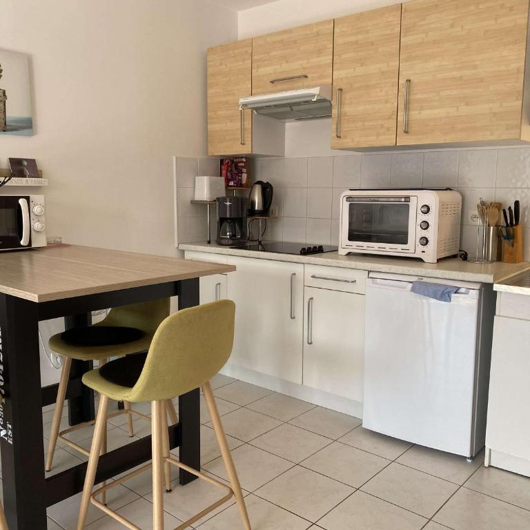 Appartement T2 avec terrasse, parking et WIFI - FR-1-553-203 - Appartement - 7