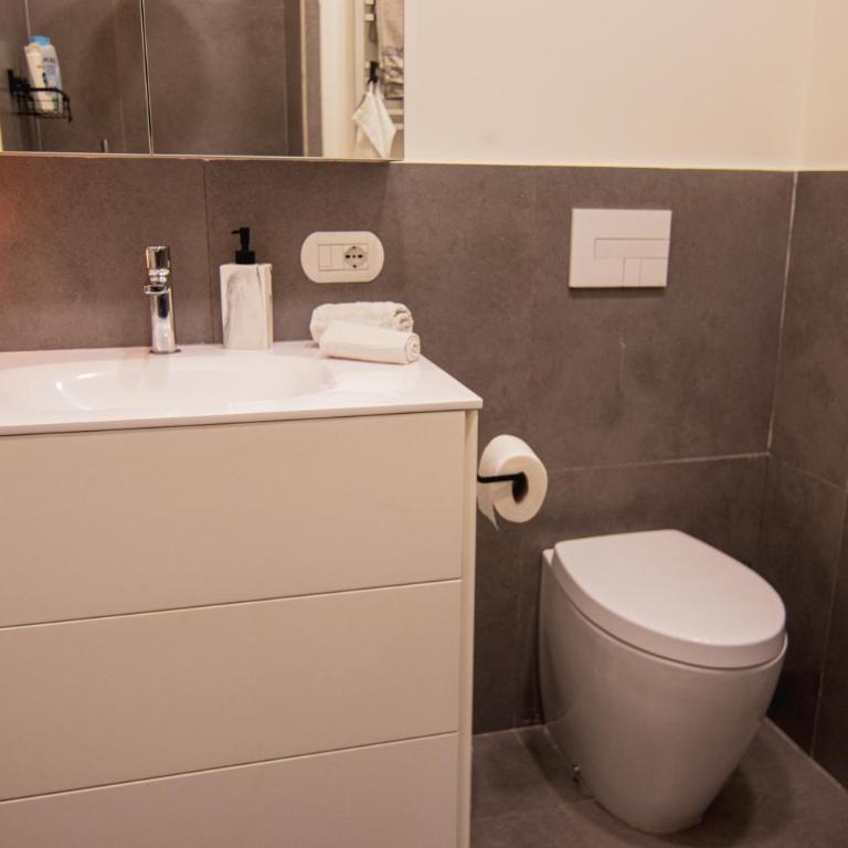 Appartamento in Pieno Centro a Napoli vicino al Mare - Casa con 1 Camera da Letto - 6