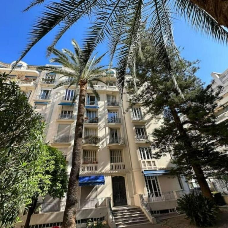 Luxueux Appartement 115m2, 3 Chambres centre ville avec parking à 5 min plage -climatisation - Appartement 3 Chambres - 2