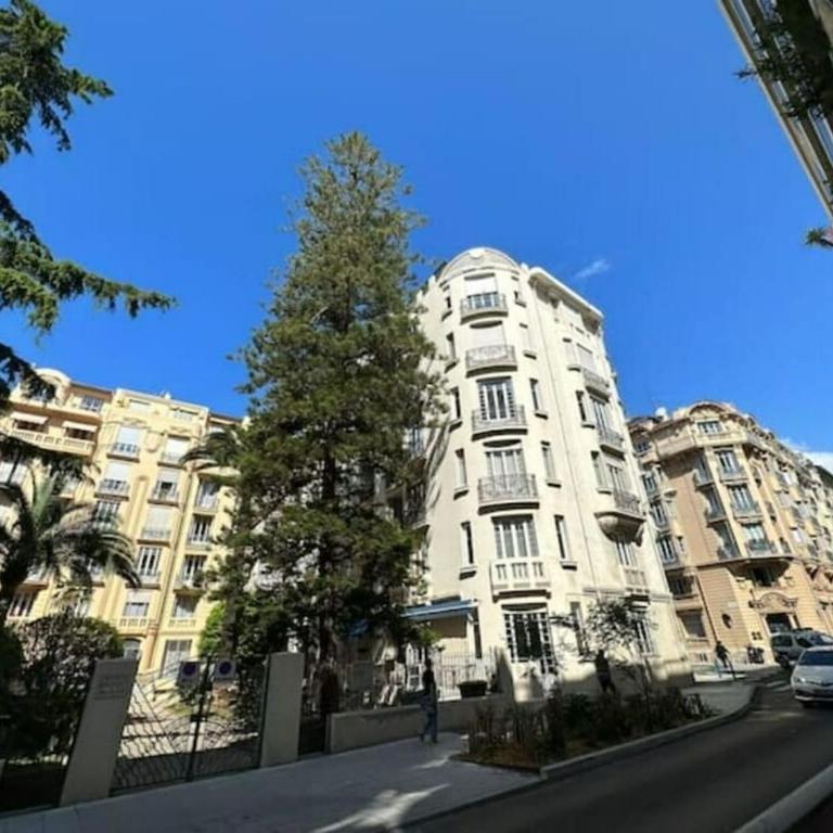 Luxueux Appartement 115m2, 3 Chambres centre ville avec parking à 5 min plage -climatisation - Appartement 3 Chambres - 24