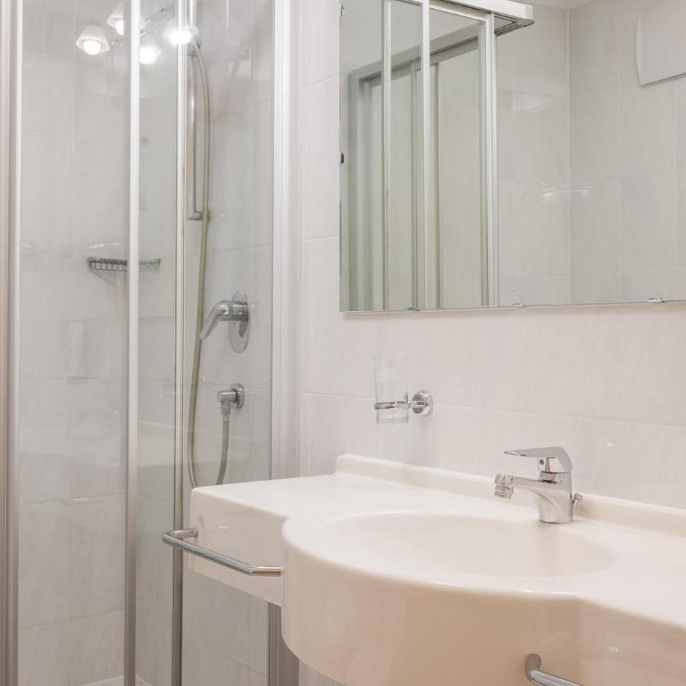 Residence Reisenschuh - One-Bedroom Apartment 1 - 6