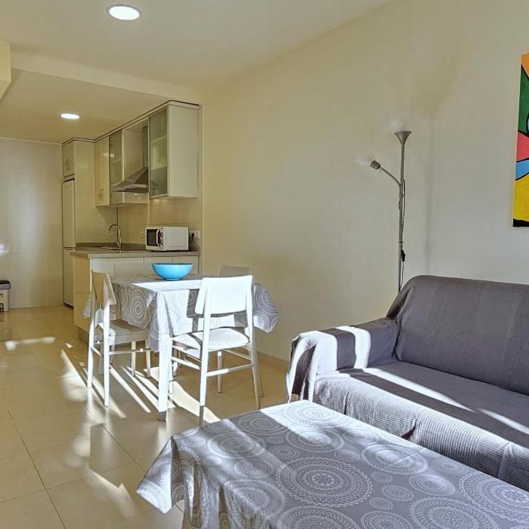 Apartamentos Paraiso Vera Playa, Ed Tahiti, Atico E de 2 dormitorios con piscina privada en solárium y barbacoa, pie de playa, WIFI - Apartamento de 2 dormitorios - 3