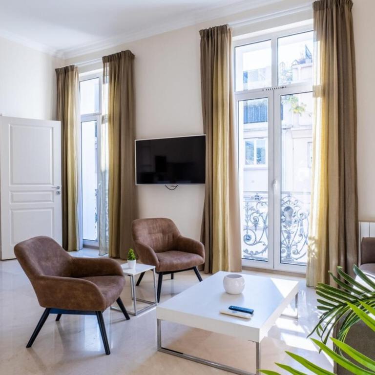 3 pièces rue dAntibes à deux pas du Palais des festivals - Appartement - 15