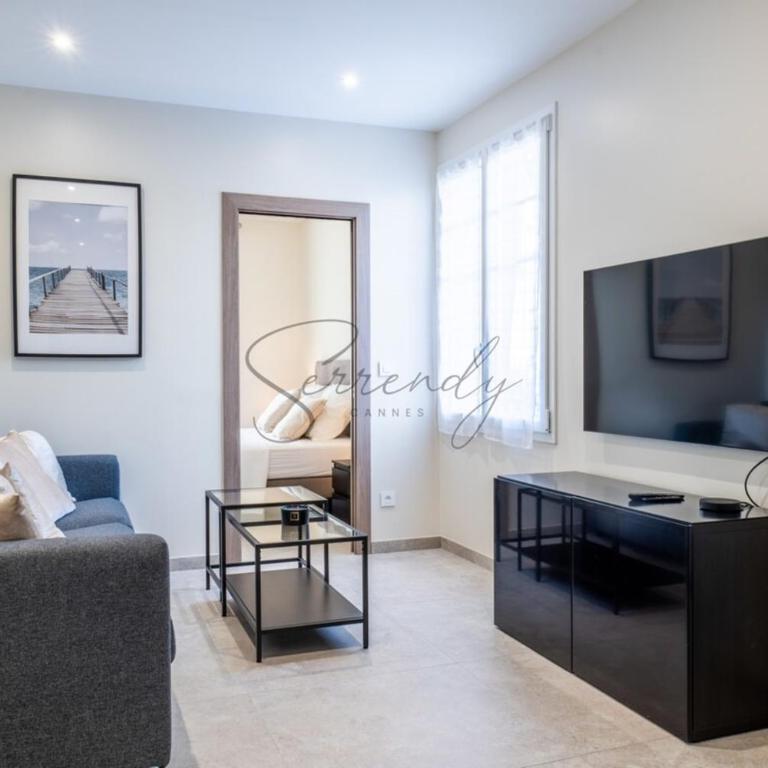 Garden-level apartment 10-min on foot to City Center - Appartement - 10