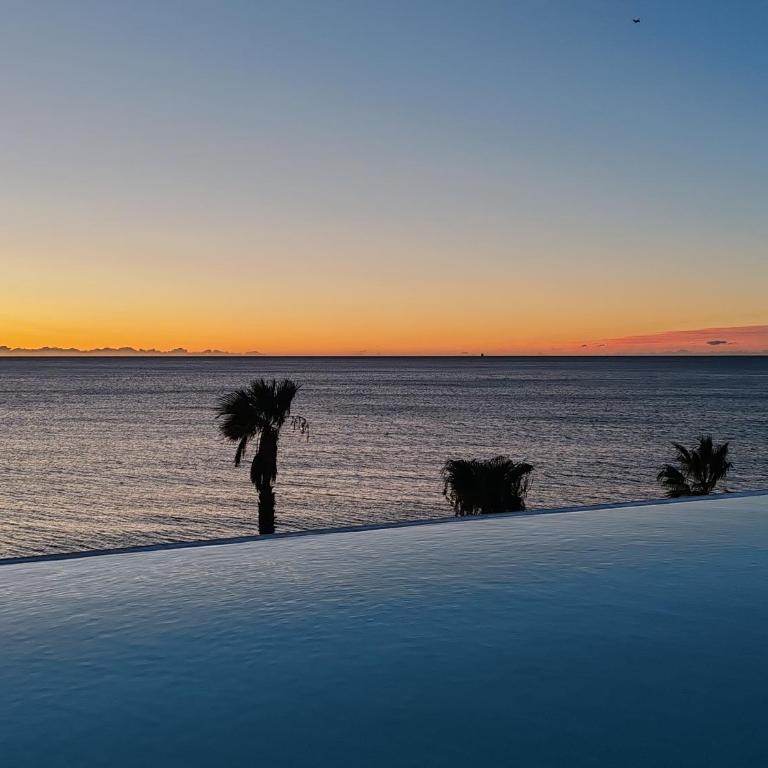 Pearl Beach - Rooftop Pool Seaside - Apartamento con vistas a las montañas - 40