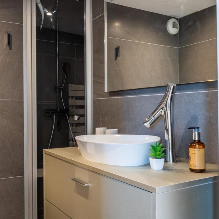 3-Room Luxury Apartment with Pool and Sea View Steps from the Beach - Appartamento - 34
