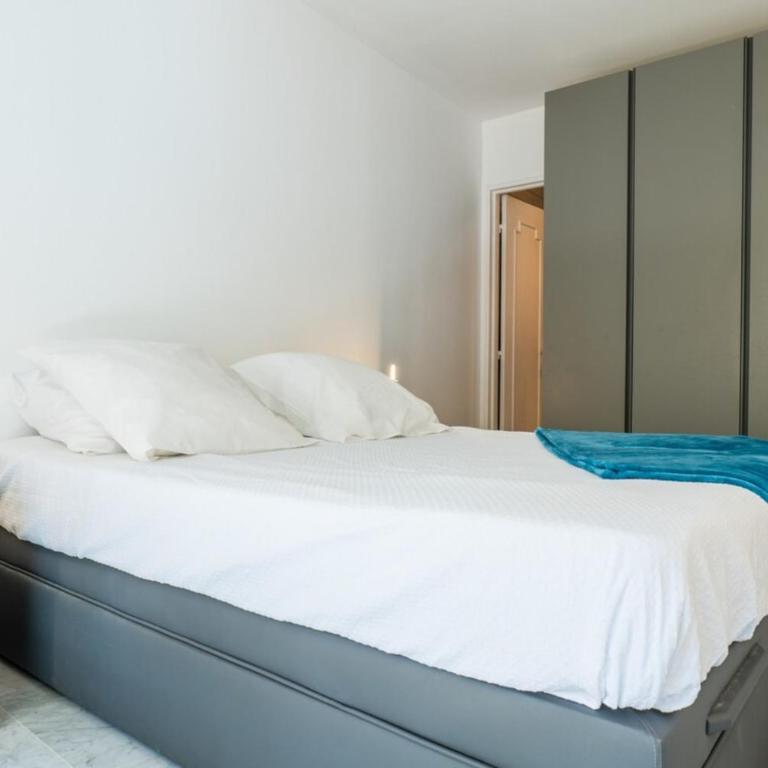 2-Room Apartment with Terrace Sea View - Appartement - 21