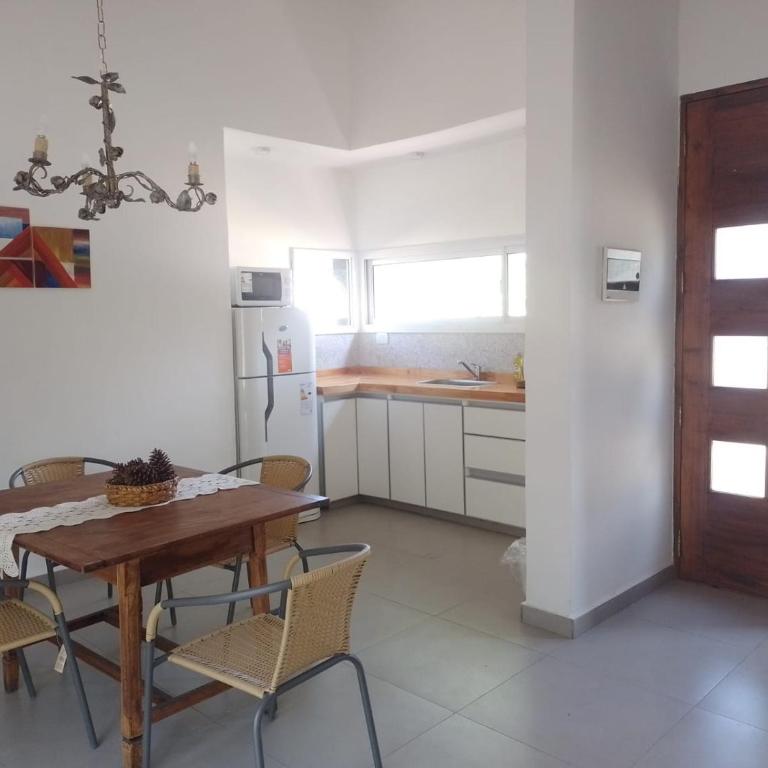 Casa Aguaribay para 4 personas, cerca del centro, Merlo San Luis - Casa de 2 dormitorios - 4