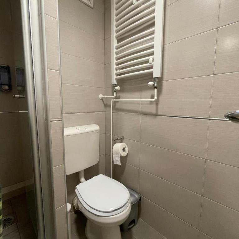 Apartment Brvenik Plus - Studio Apartment - 12