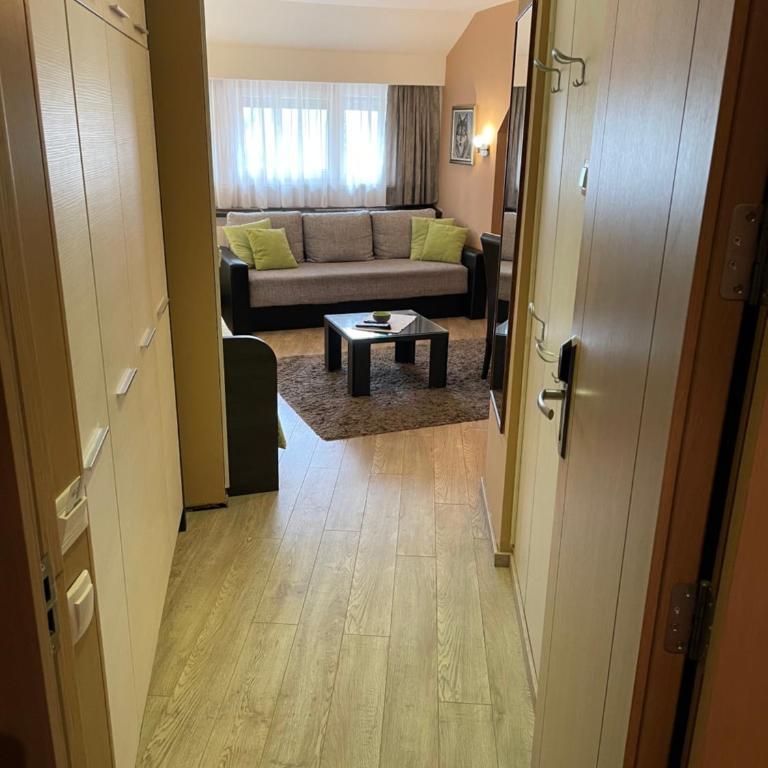 Apartment Brvenik Plus - Studio Apartment - 13