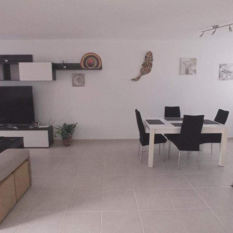 Triplex 8 ISLAS CALETA DE FUSTE - Three-Bedroom House - 10